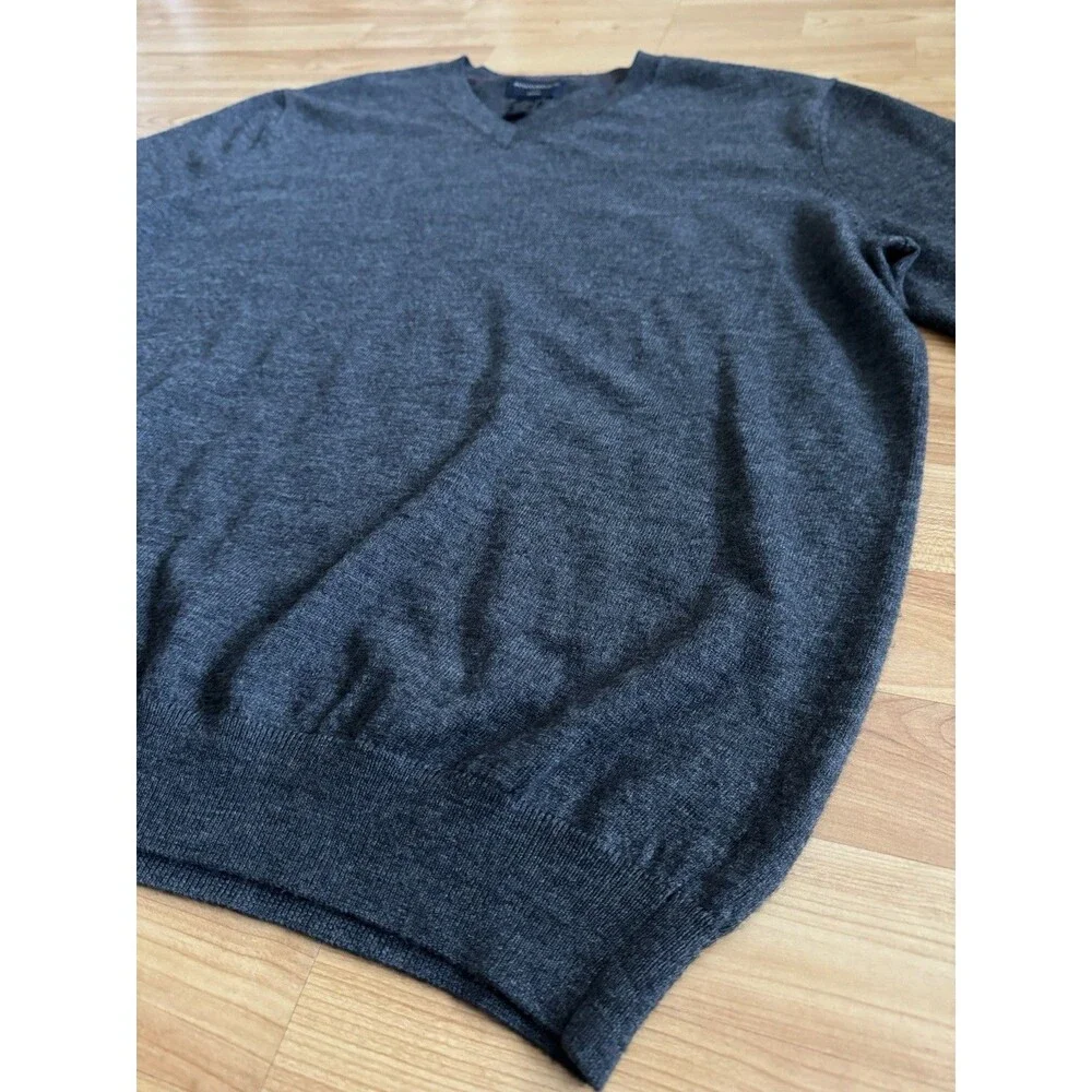 Banana Republic Merino Wool Sweater Mens XL V Neck Lightweight Pullover Gray